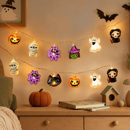 Guirlande lumineuse Monstres d’Halloween dans une chambre d’enfant